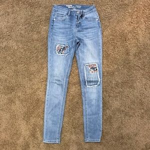 Hippie style skinny jeans w/ faux patches